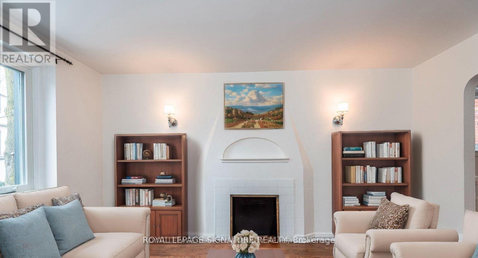 Main - 20 Strathgowan Avenue, Toronto, Ontario  M4N 1B9 - Photo 7 - C13079626