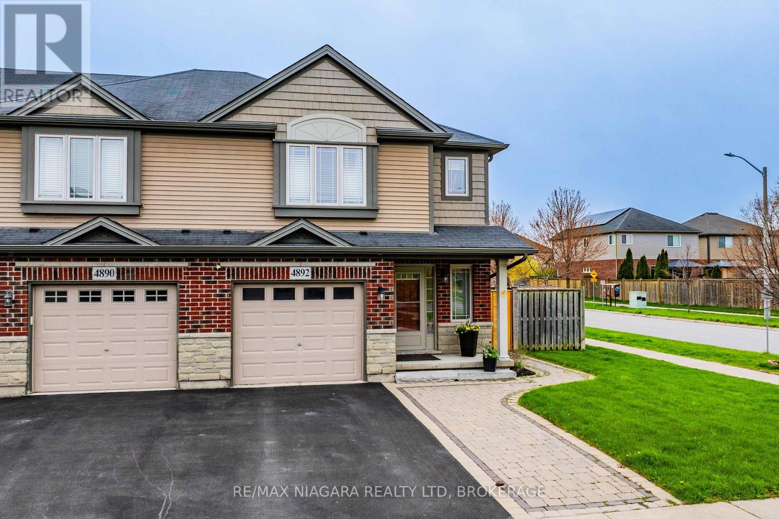 4892 Adam Court