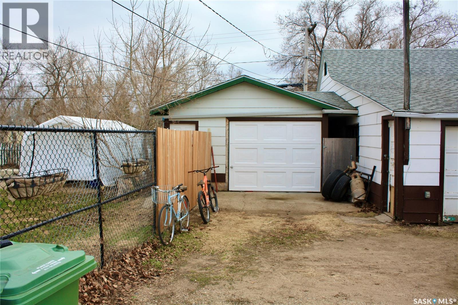 200 3rd Street, Dundurn, Saskatchewan  S0K 1K0 - Photo 31 - SK029549