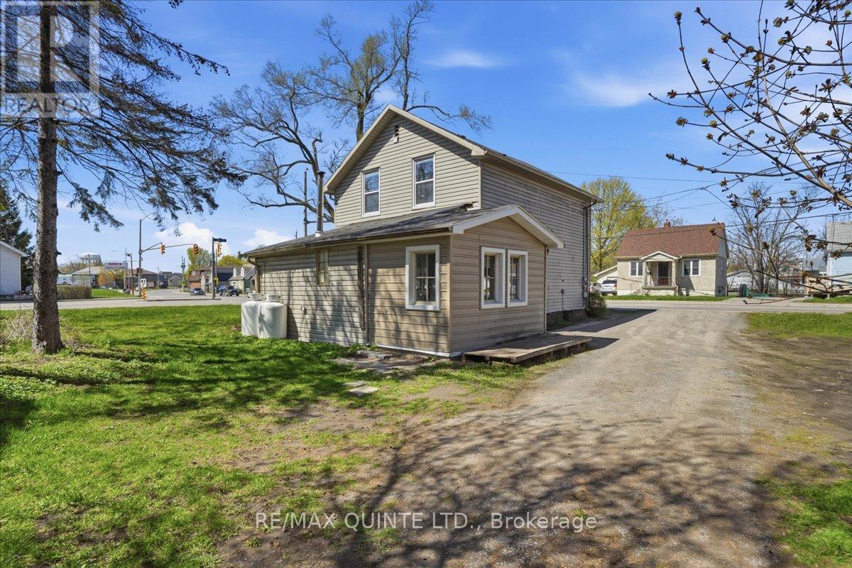 171 Station Street, Belleville, Ontario  K8N 2T2 - Photo 1 - X13079926