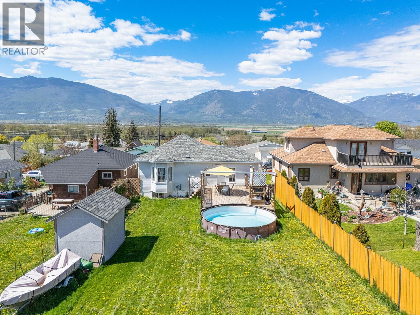 432 9th Avenue S, Creston, British Columbia