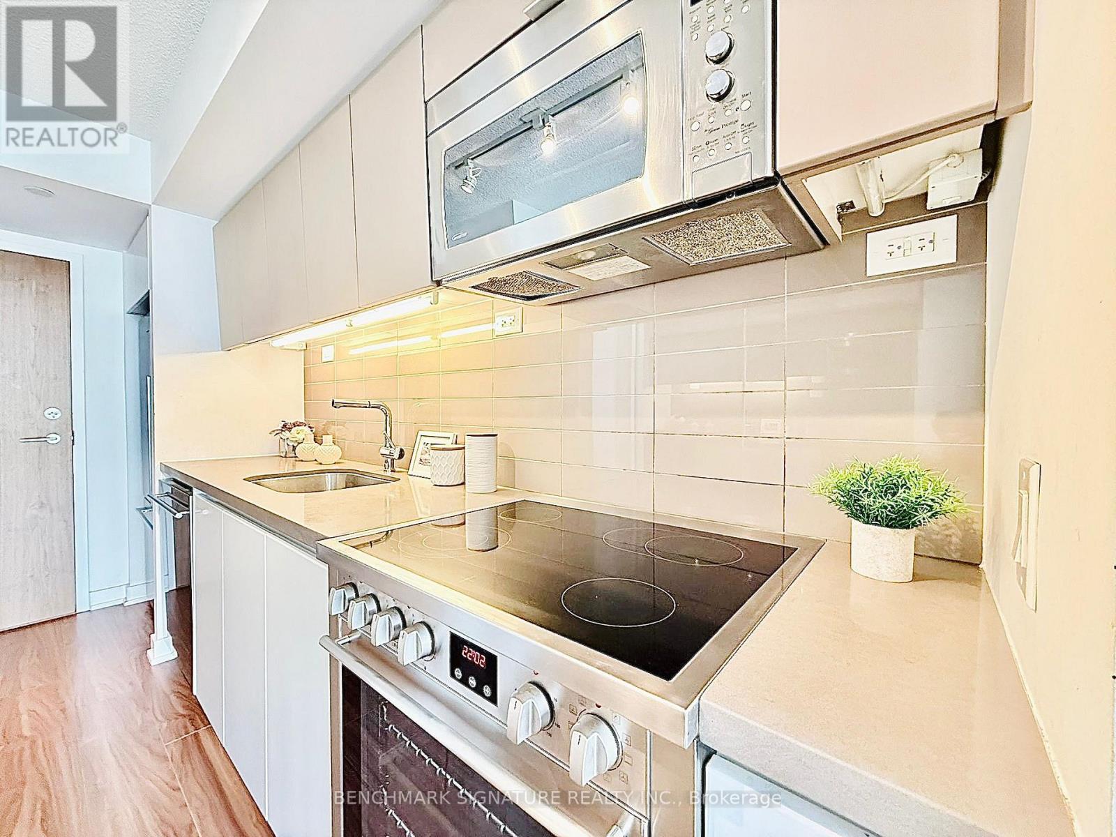 3908 - 85 Queens Wharf Road, Toronto, Ontario  M5V 0J9 - Photo 3 - C13079980