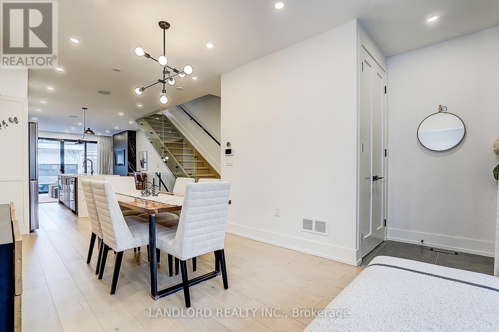 21 Shudell Avenue, Toronto, Ontario  M4J 1C5 - Photo 5 - E13079898