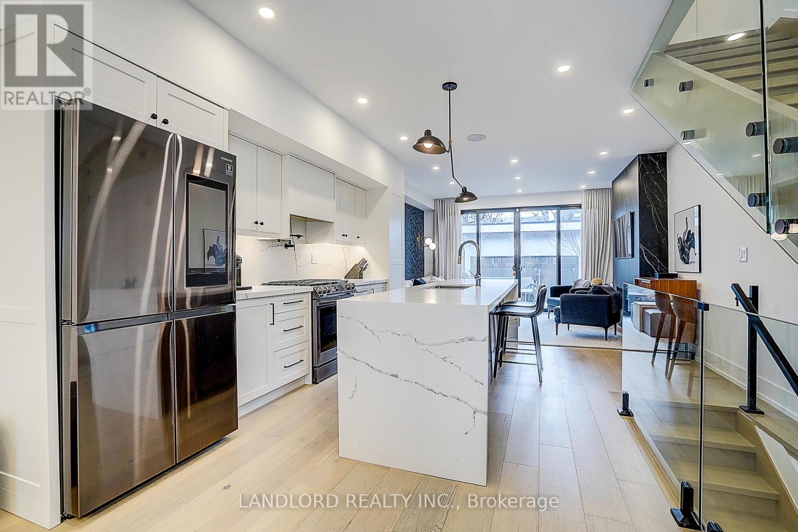 21 Shudell Avenue, Toronto, Ontario  M4J 1C5 - Photo 8 - E13079898