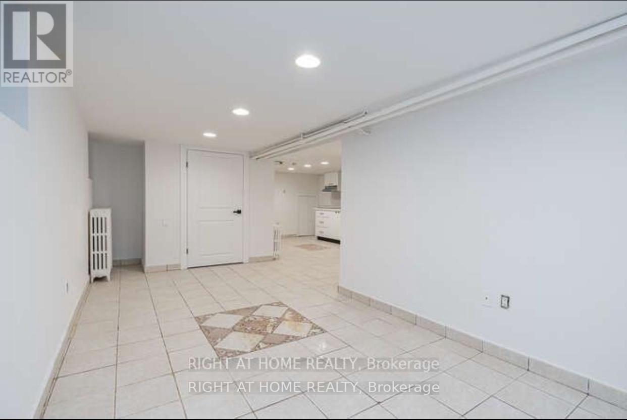 157 Woodycrest Avenue, Toronto, Ontario  M4J 3B8 - Photo 5 - E13079922