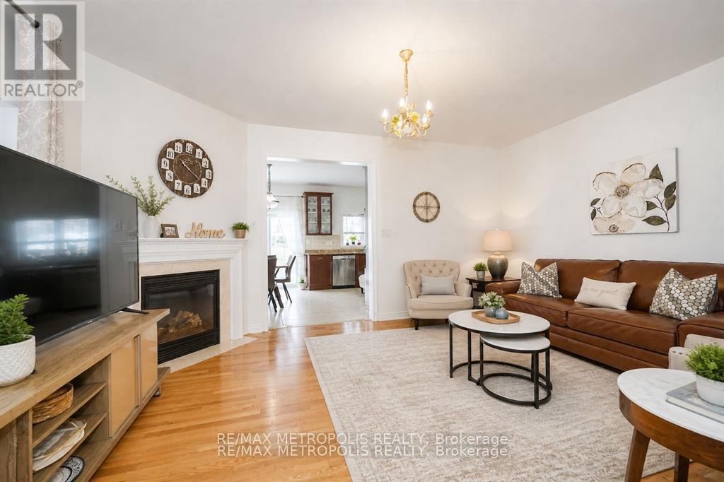 58 Lady Loretta Lane, Vaughan, Ontario  L6A 4E9 - Photo 5 - N13079118