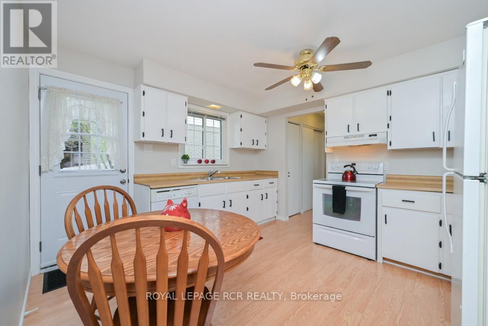52 Ellwood Drive E, Caledon, Ontario  L7E 2A5 - Photo 9 - W13079820