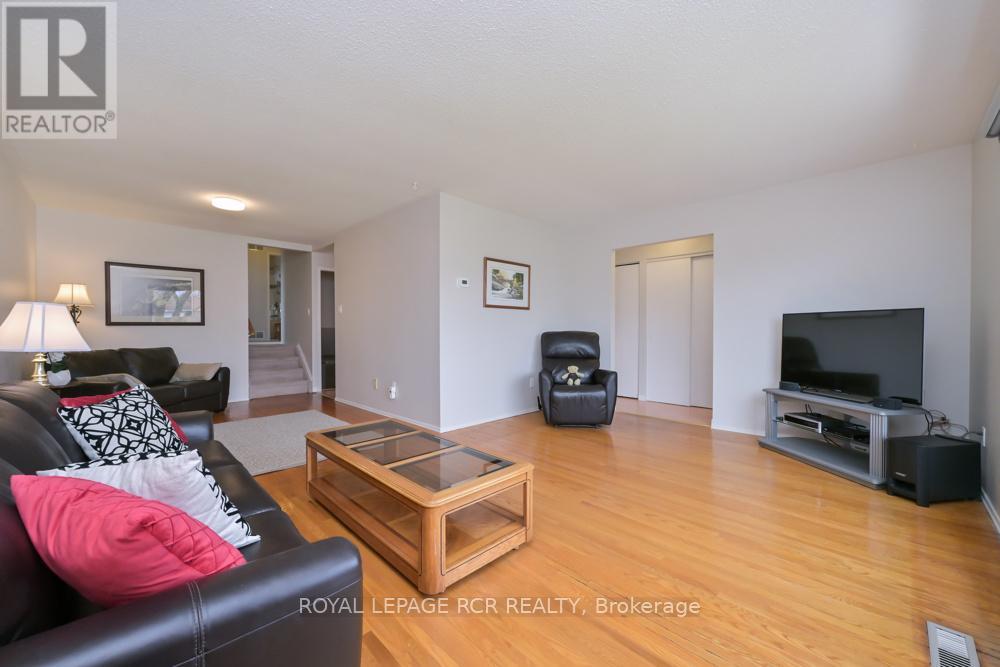 52 Ellwood Drive E, Caledon, Ontario  L7E 2A5 - Photo 7 - W13079820