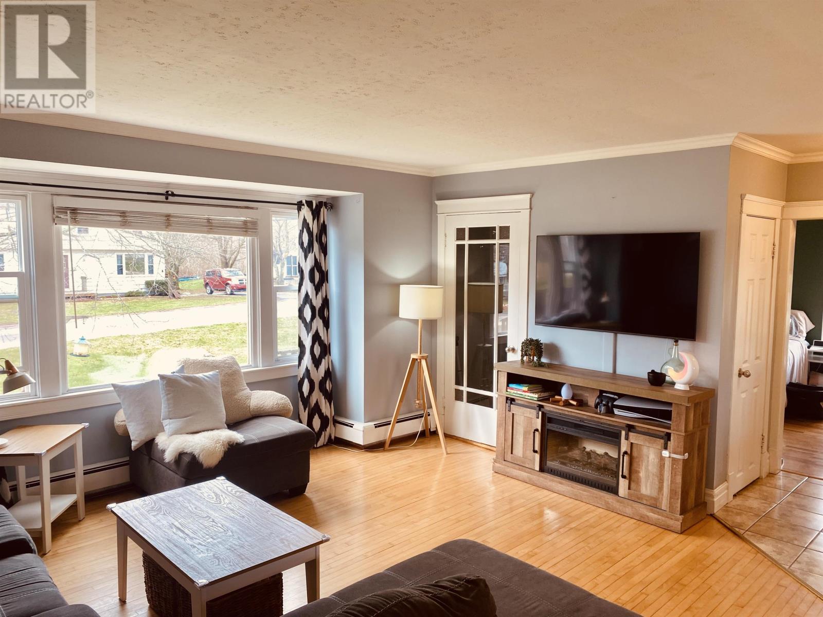 6 Gordon Drive, Charlottetown, Prince Edward Island  C1A 6B7 - Photo 5 - 202609613