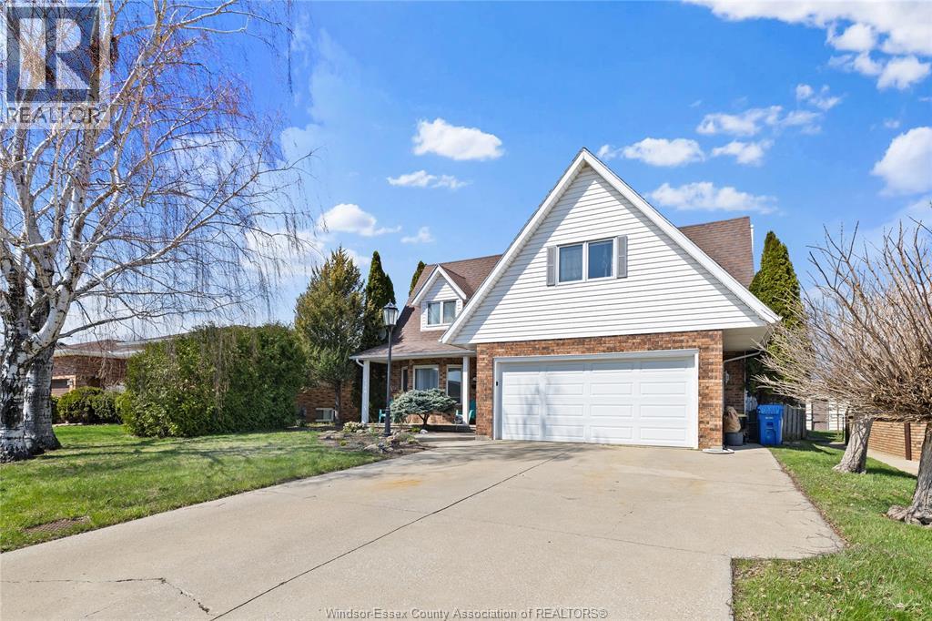 9 Sherwood, Leamington, Ontario  N8H 4V1 - Photo 2 - 26010018