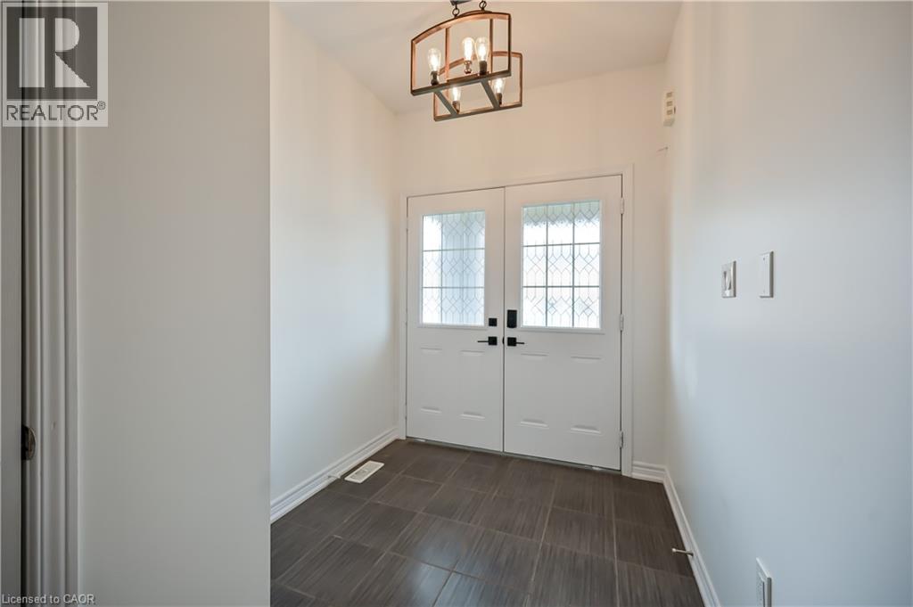 226 Lormont Boulevard, Stoney Creek, Ontario  L8J 0J9 - Photo 3 - 40825722
