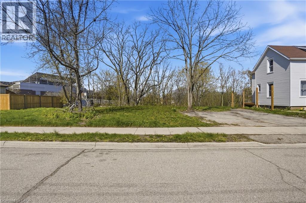 15 ROBINSON Street N, Grimsby, Ontario