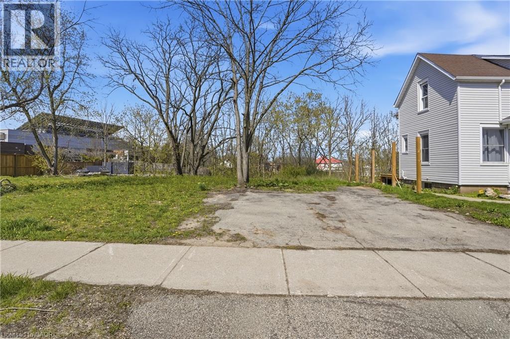 15 Robinson Street N, Grimsby, Ontario  L3M 3C8 - Photo 28 - 40825685