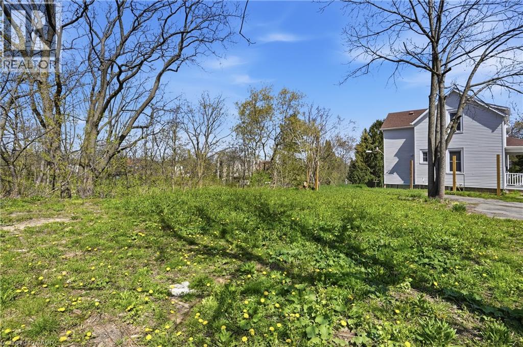 15 Robinson Street N, Grimsby, Ontario  L3M 3C8 - Photo 4 - 40825685