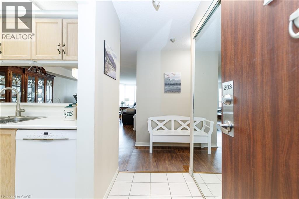 495 #8 Highway Unit# 203, Stoney Creek, Ontario  L8G 5E1 - Photo 2 - 40822978