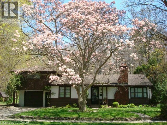 135 GLENFOREST Road, Cambridge, Ontario