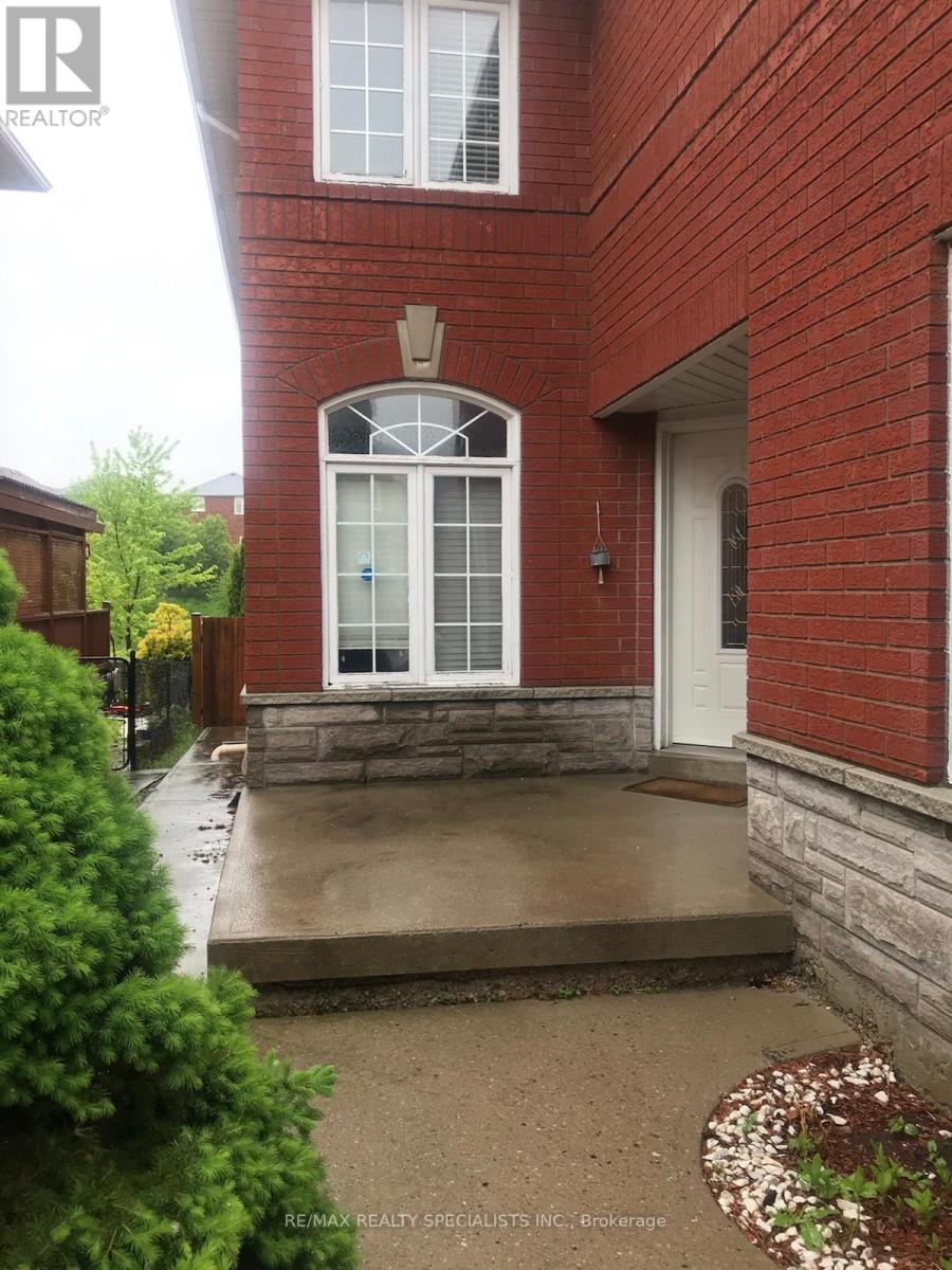 7166 Black Walnut Trail, Mississauga, Ontario L5N 7N5 - Photo 8 - W13079968