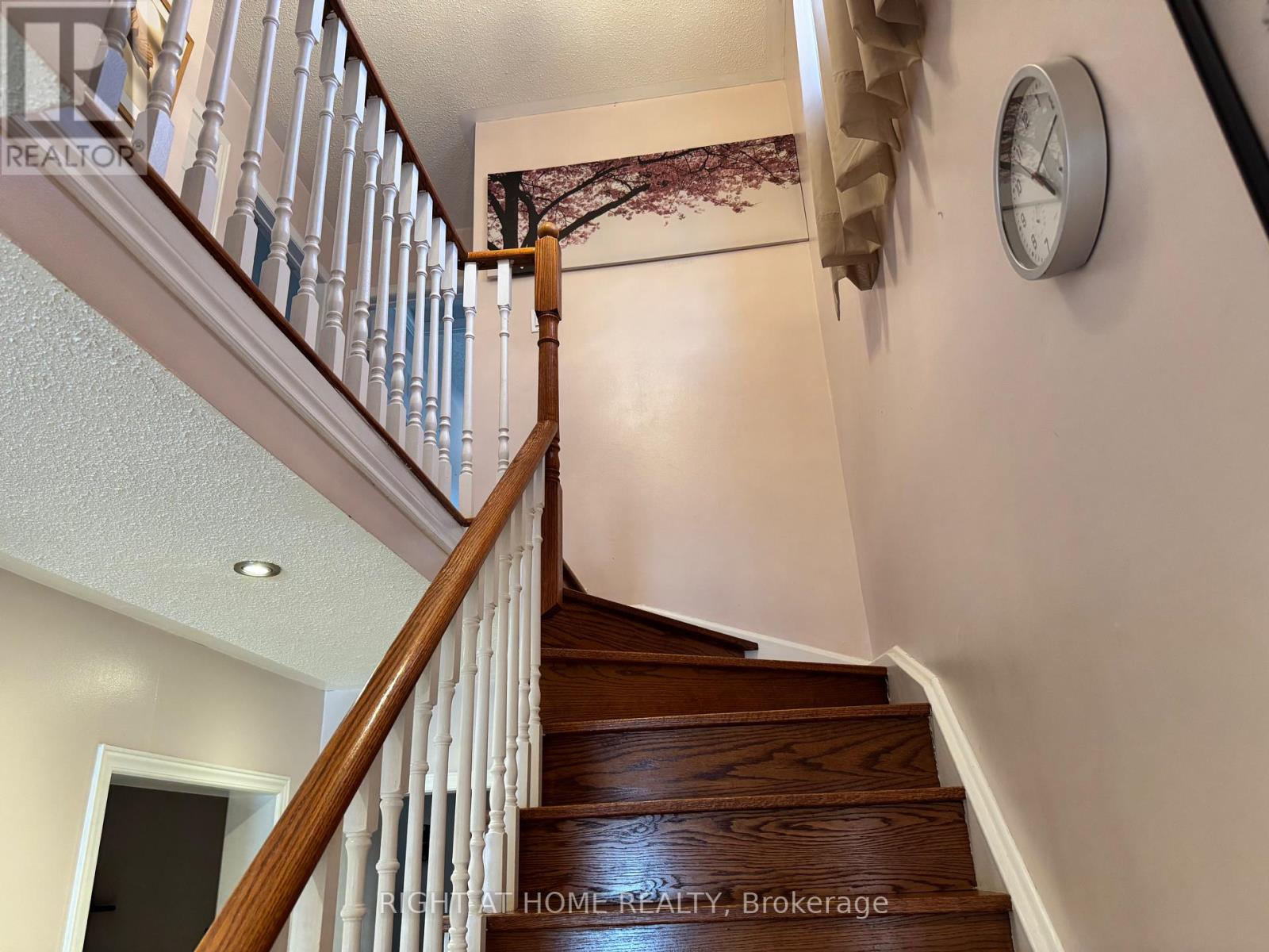 Upper - 3843 Densbury Drive, Mississauga, Ontario  L5N 6Z3 - Photo 12 - W13079972
