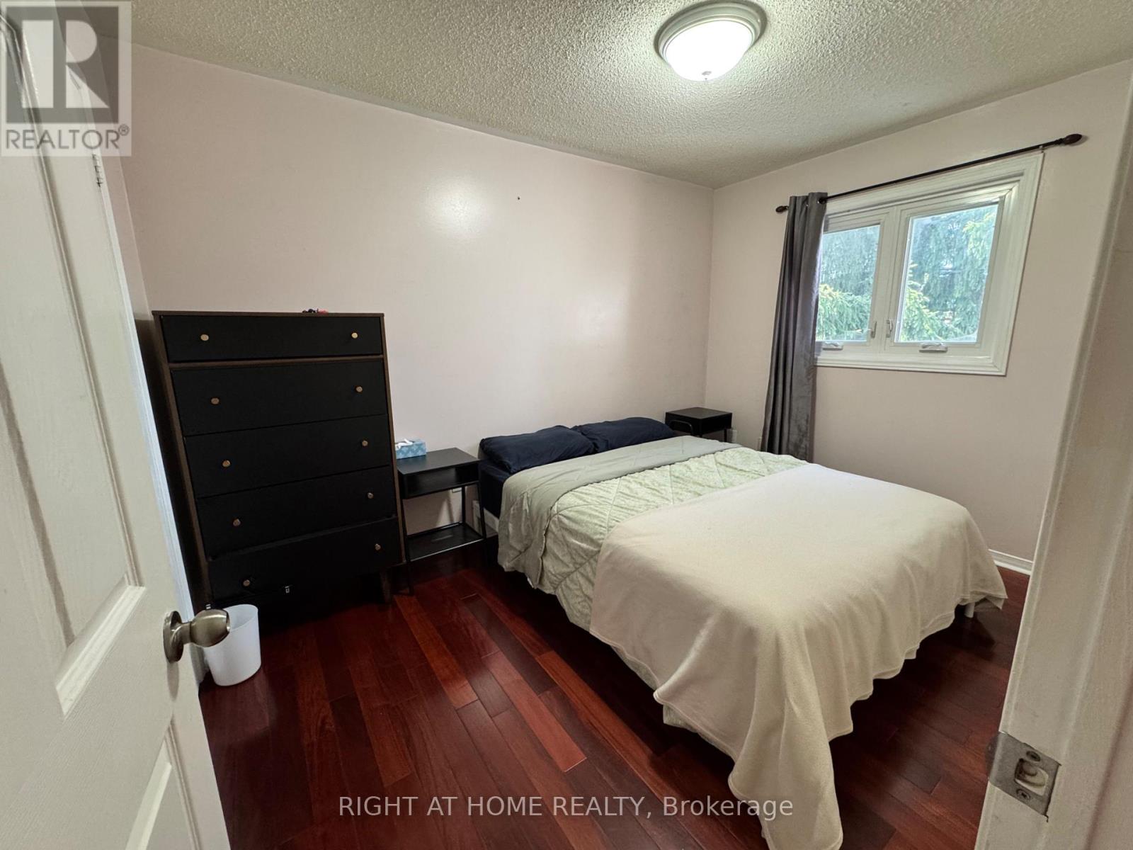 Upper - 3843 Densbury Drive, Mississauga, Ontario  L5N 6Z3 - Photo 14 - W13079972