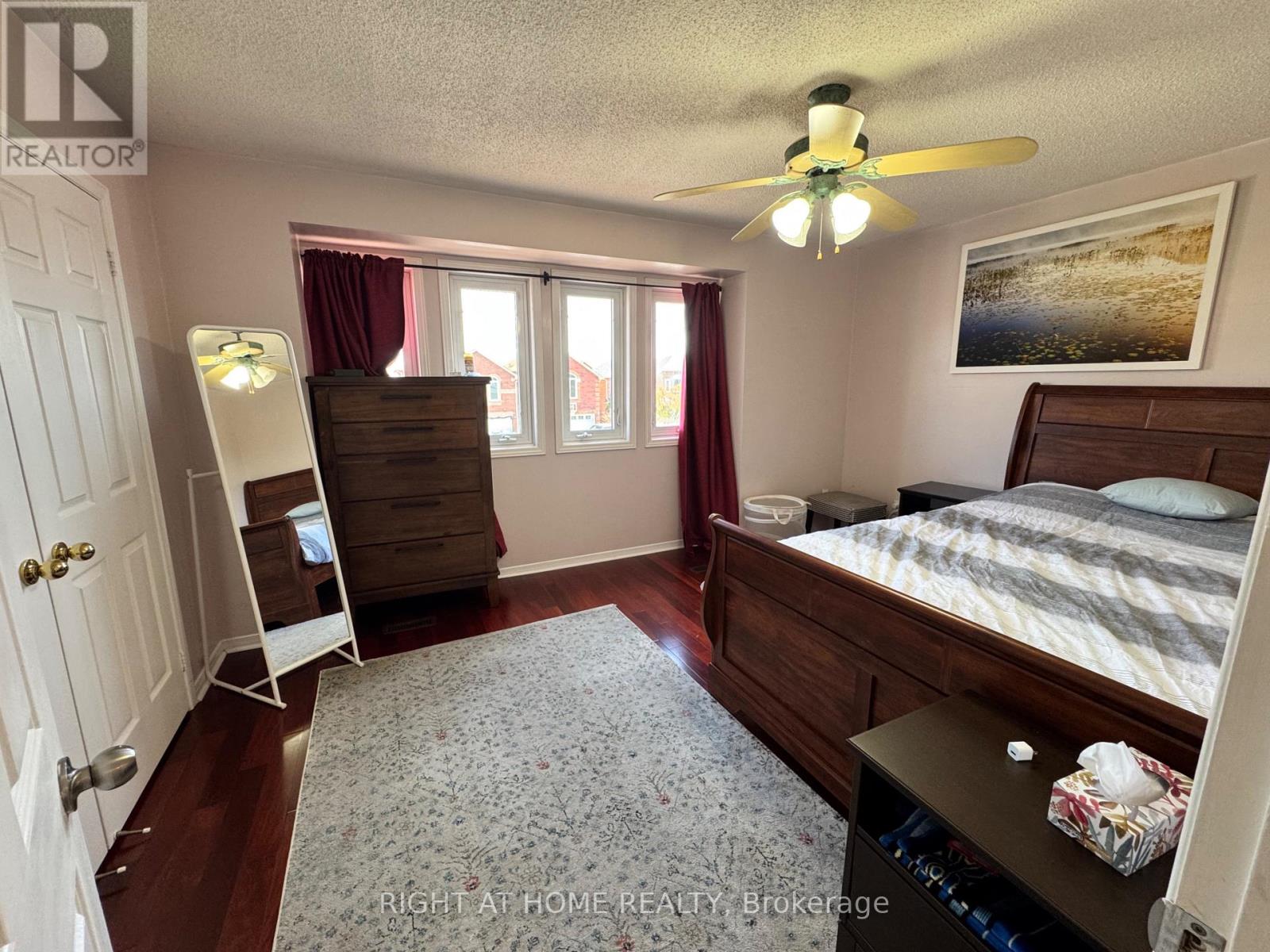 Upper - 3843 Densbury Drive, Mississauga, Ontario  L5N 6Z3 - Photo 18 - W13079972