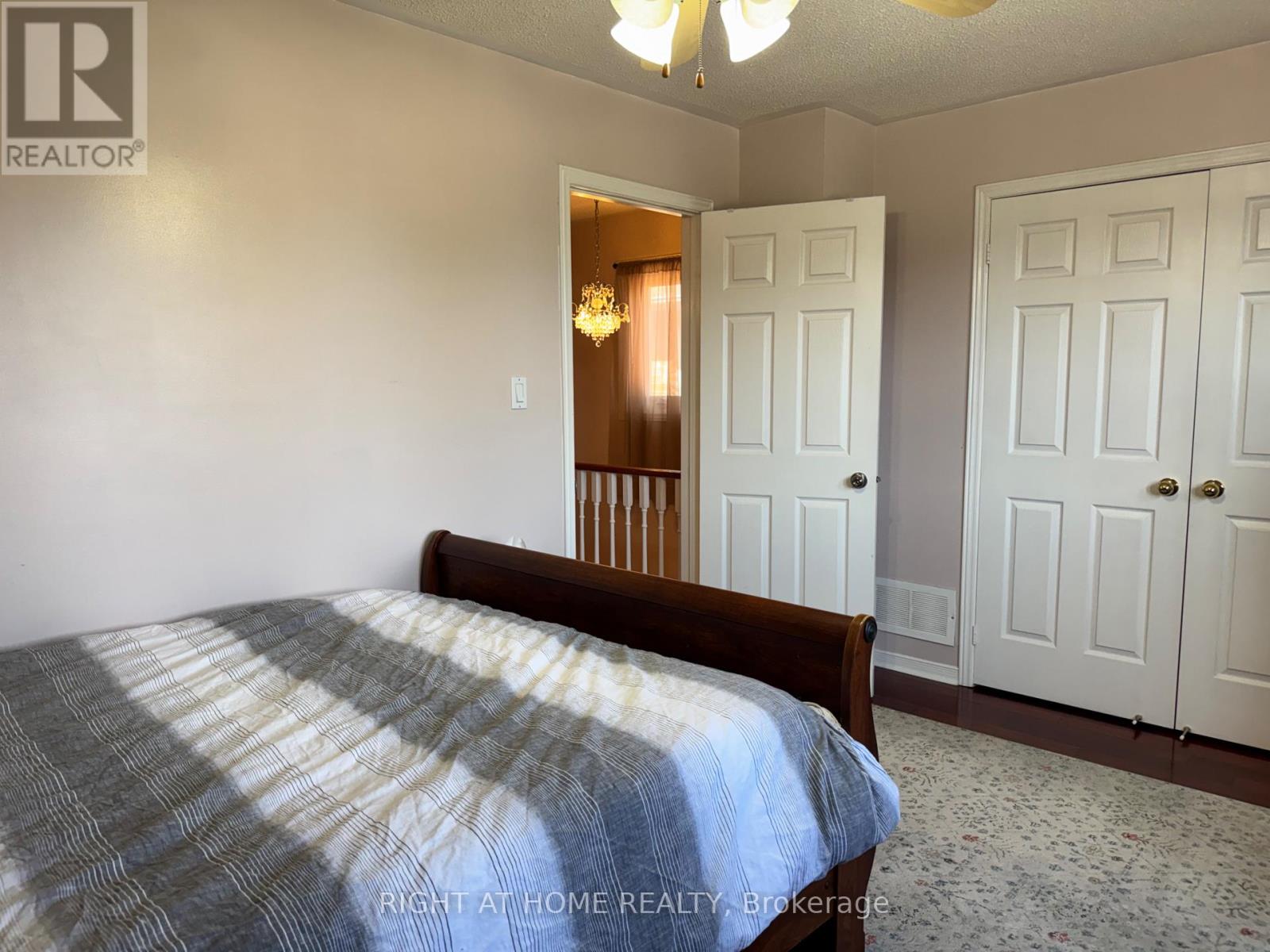 Upper - 3843 Densbury Drive, Mississauga, Ontario  L5N 6Z3 - Photo 19 - W13079972