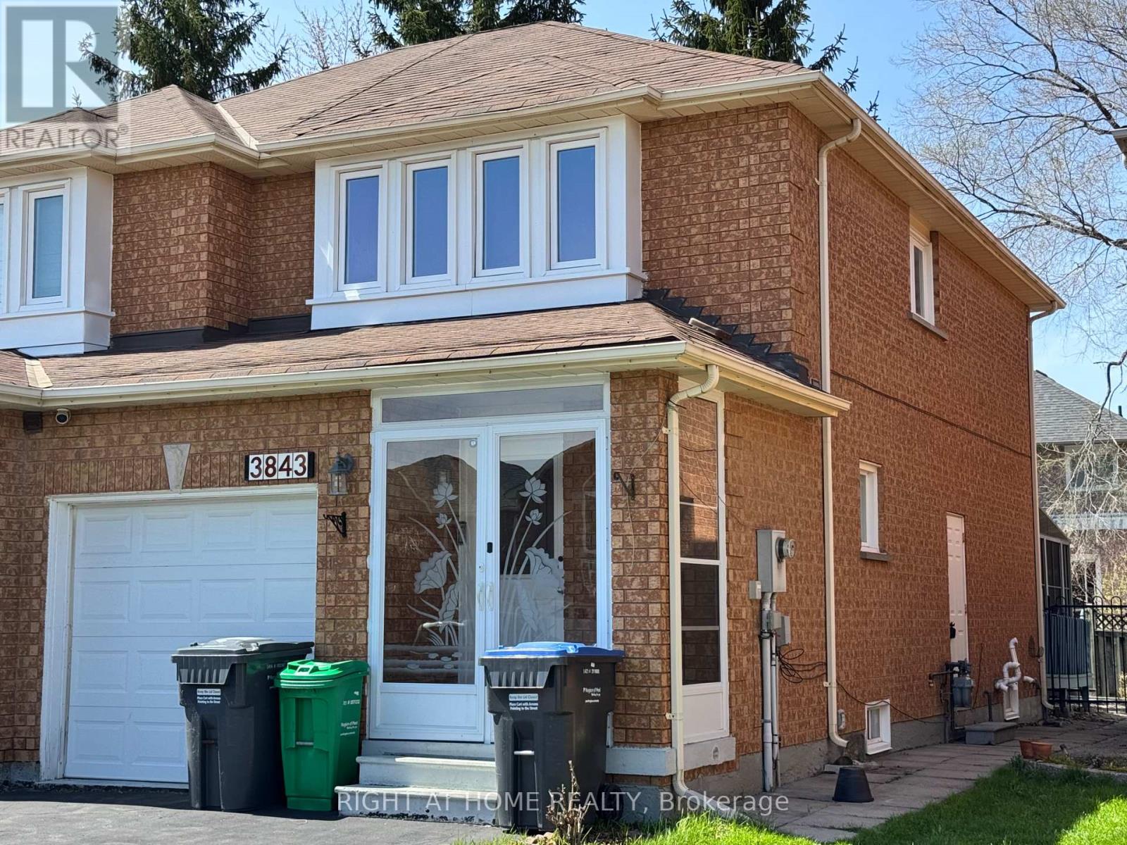 Upper - 3843 Densbury Drive, Mississauga, Ontario  L5N 6Z3 - Photo 2 - W13079972