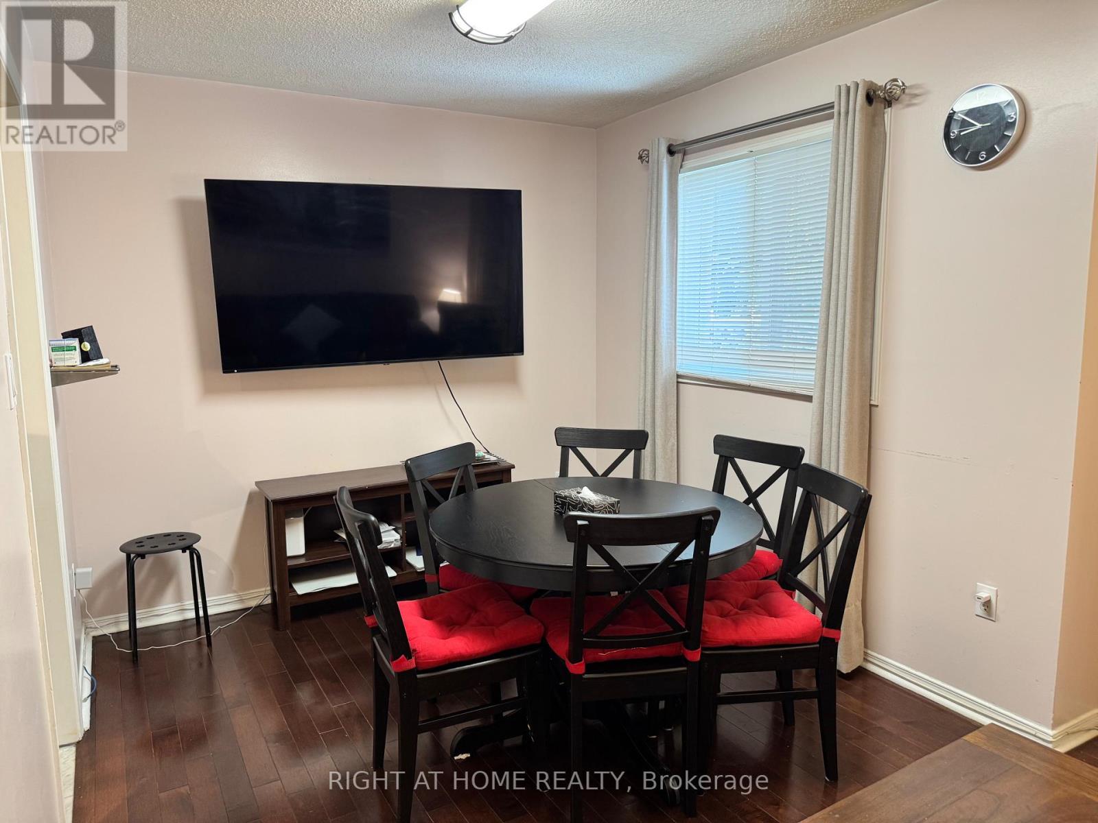 Upper - 3843 Densbury Drive, Mississauga, Ontario  L5N 6Z3 - Photo 6 - W13079972