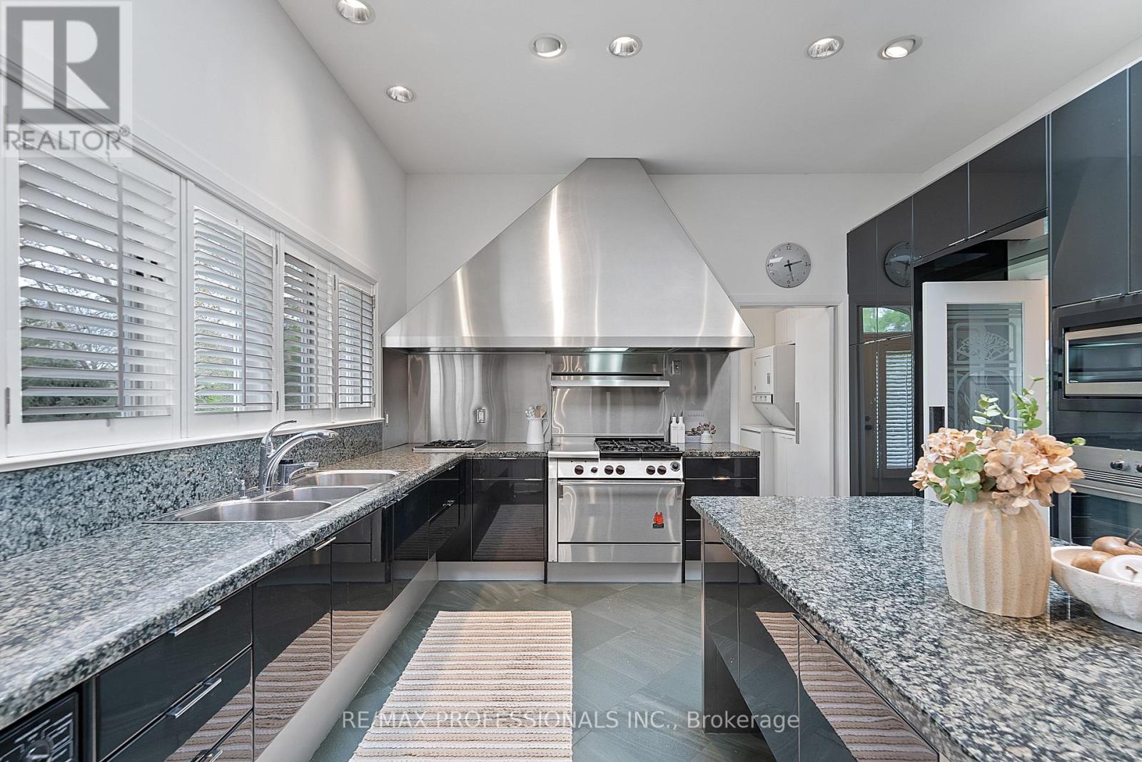 6a Edenbrook Hill, Toronto, Ontario  M9A 3Z6 - Photo 13 - W13079998
