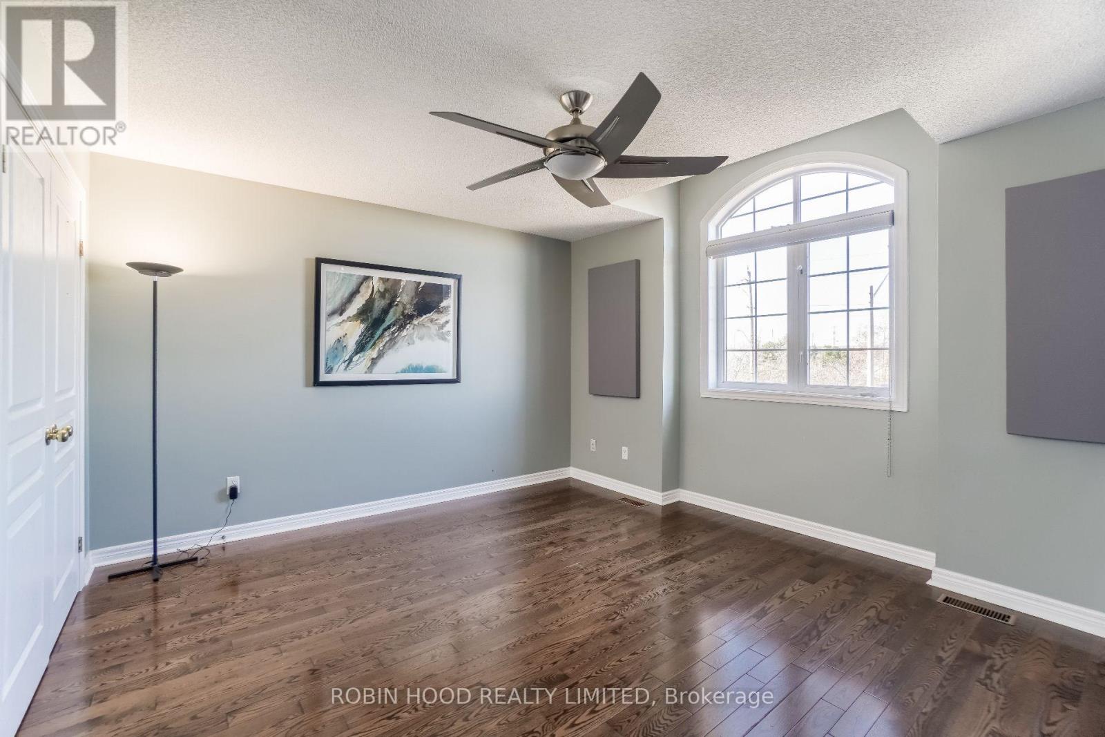 5045 Bidwell Common, Burlington, Ontario  L7L 0B4 - Photo 3 - W13080000