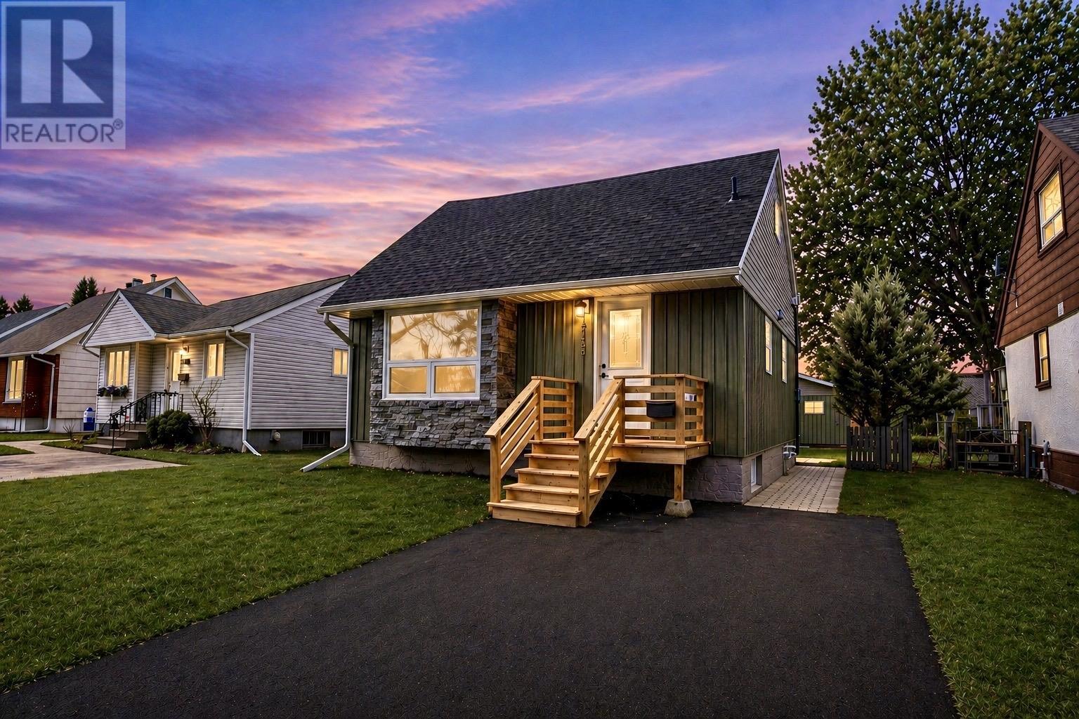743 Syndicate AVE N, Thunder Bay, Ontario