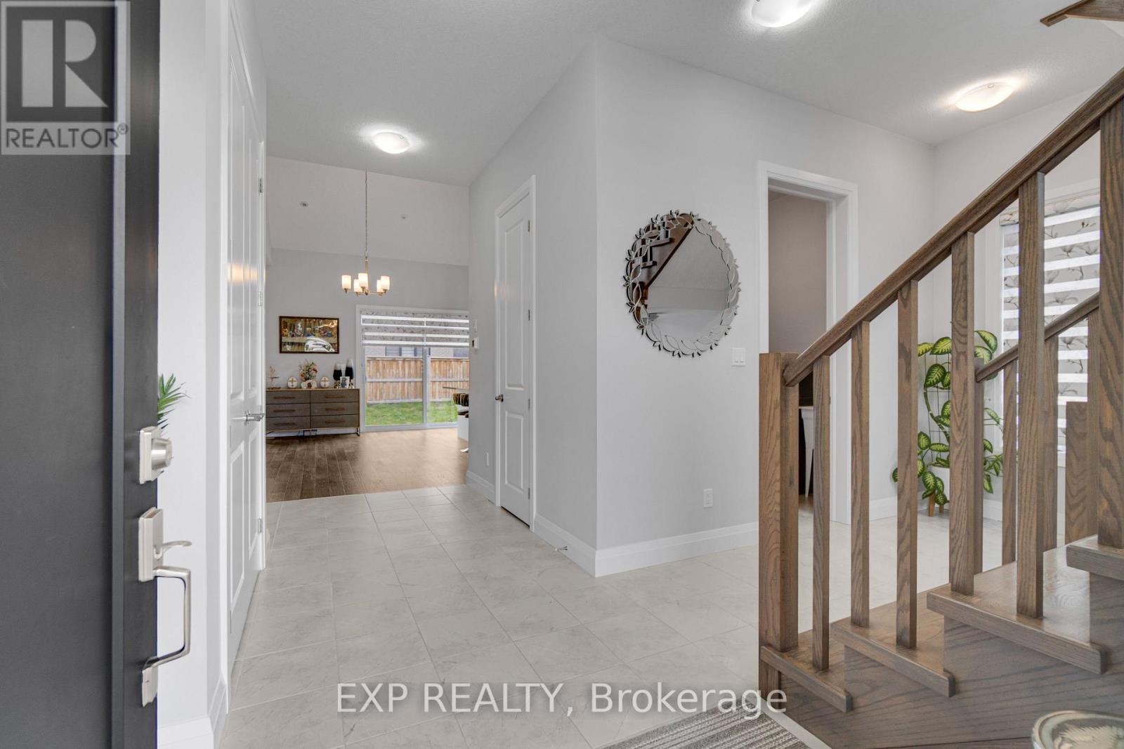 5 - 923 Stonecliffe Walk, Kitchener, Ontario  N2P 0K5 - Photo 3 - X13079906