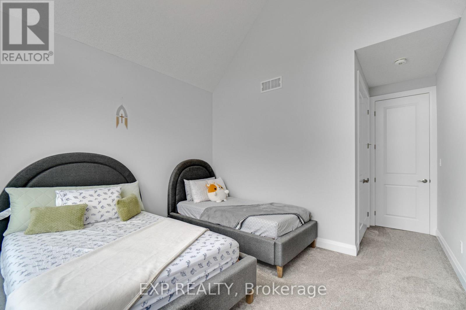 5 - 923 Stonecliffe Walk, Kitchener, Ontario  N2P 0K5 - Photo 33 - X13079906