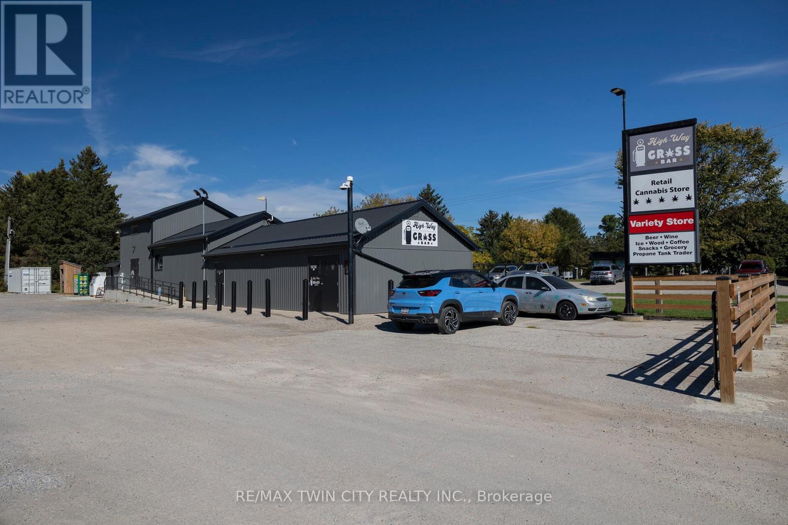 230 Oakland Road, Brant, Ontario  N0E 1R0 - Photo 2 - X13079920