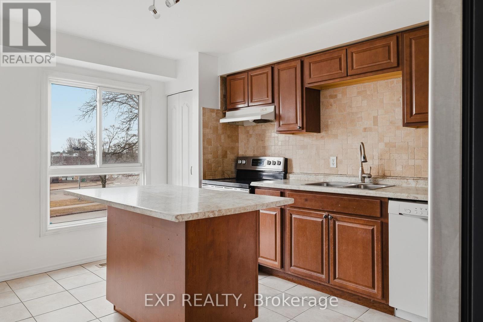 55 Dovercliffe Road, Guelph (Dovercliffe Park/old University), Ontario  N1G 3A5 - Photo 4 - X13079964