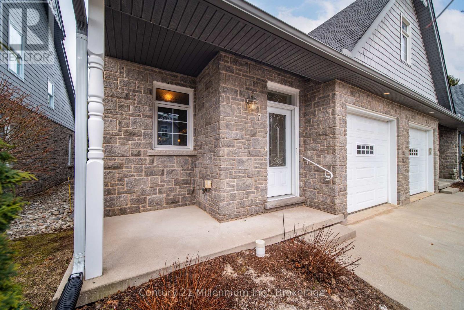 7 - 190 Morpeth Street, Saugeen Shores, Ontario  N0H 2L0 - Photo 5 - X12943214