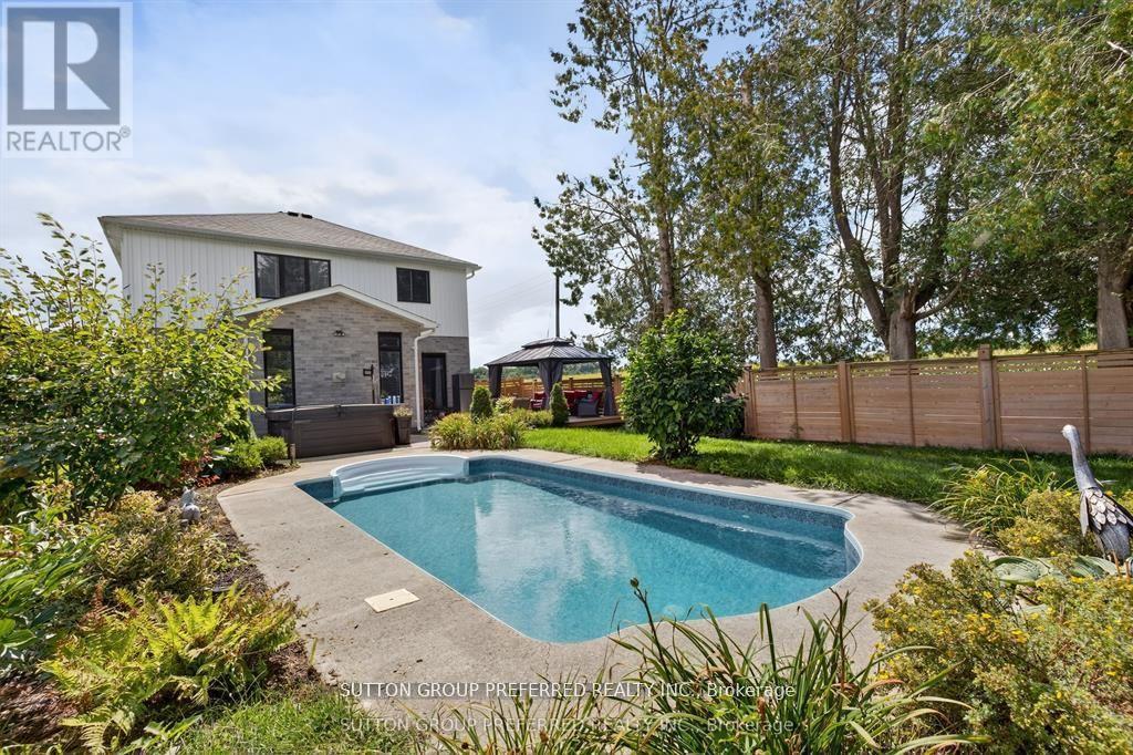 21 Armstrong Street, Strathroy-Caradoc (Mount Brydges), Ontario  N0L 1V0 - Photo 34 - X12982888