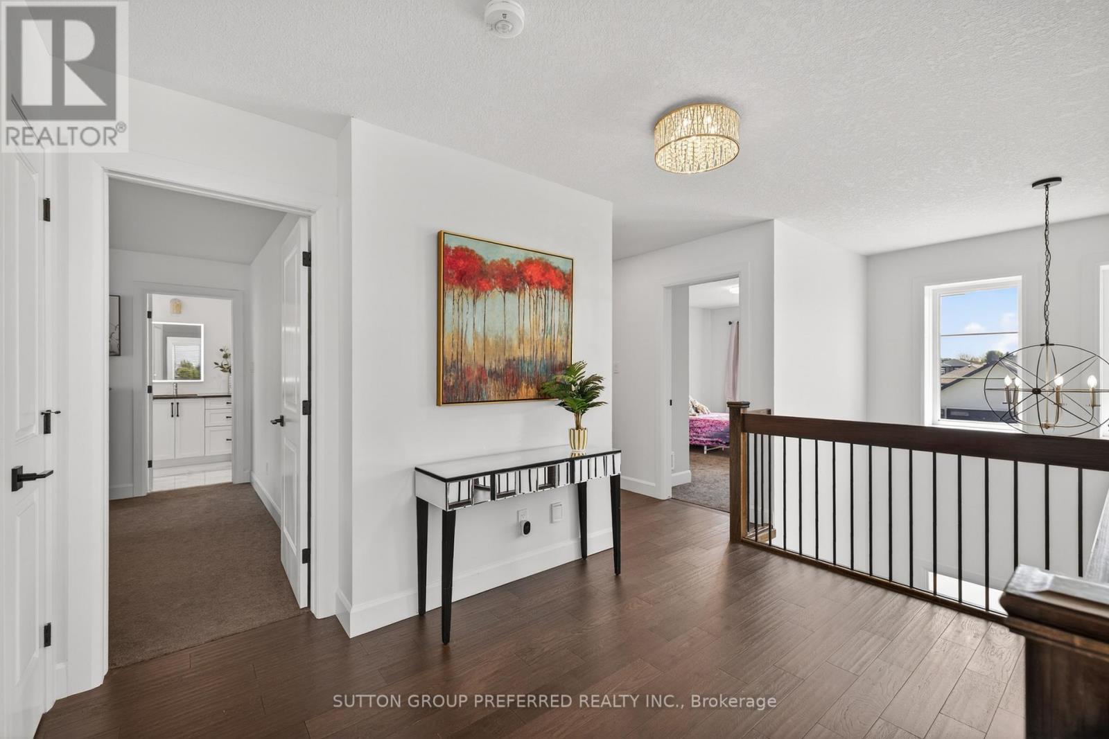 21 Armstrong Street, Strathroy-Caradoc (Mount Brydges), Ontario  N0L 1V0 - Photo 4 - X12982888