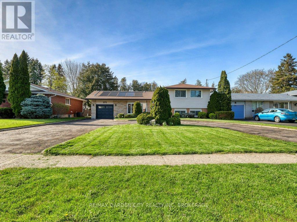 171 LAKESHORE ROAD, St. Catharines, Ontario
