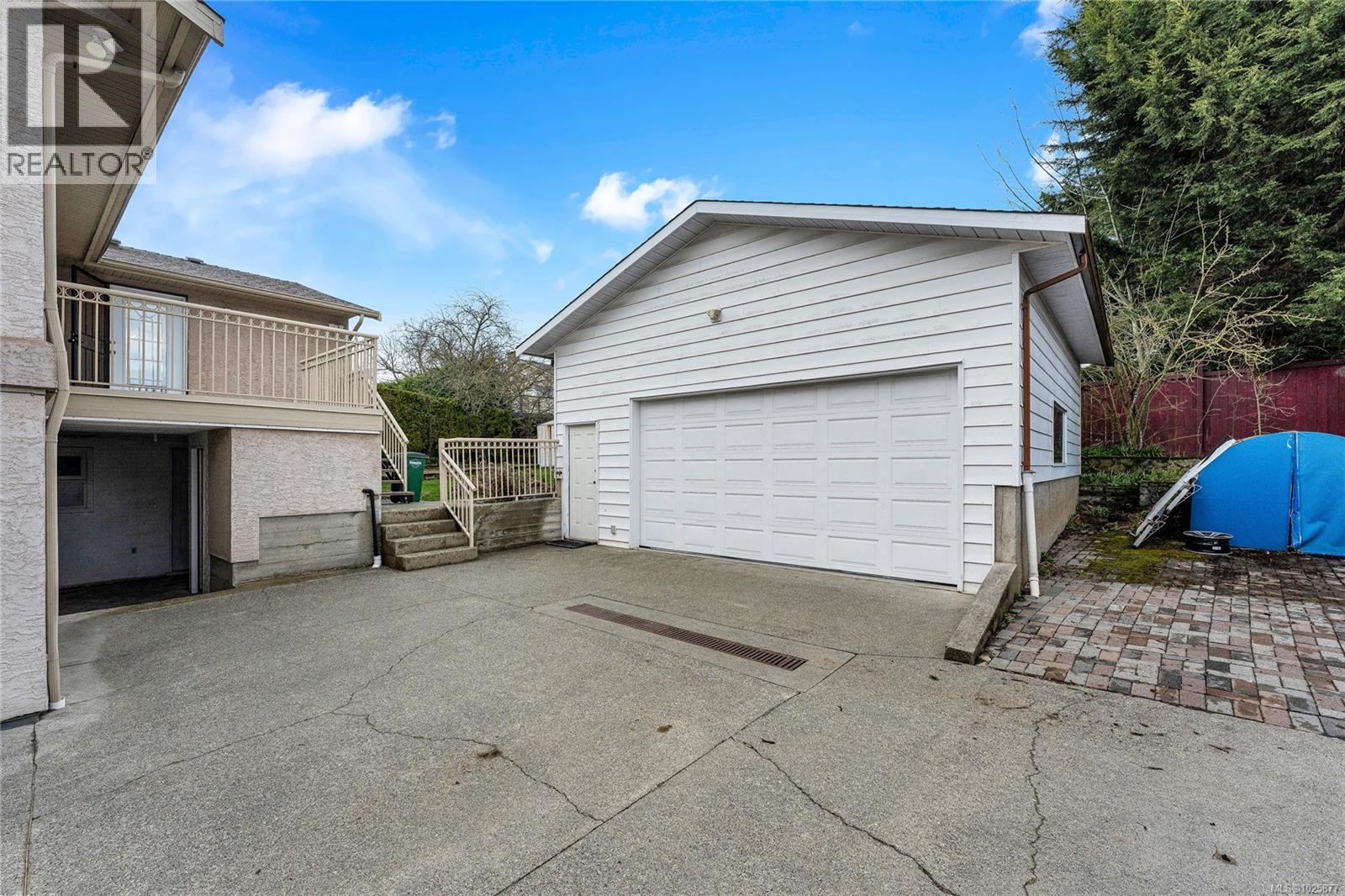 4325 Dieppe Rd, Saanich, British Columbia  V8X 2N4 - Photo 44 - 1025877