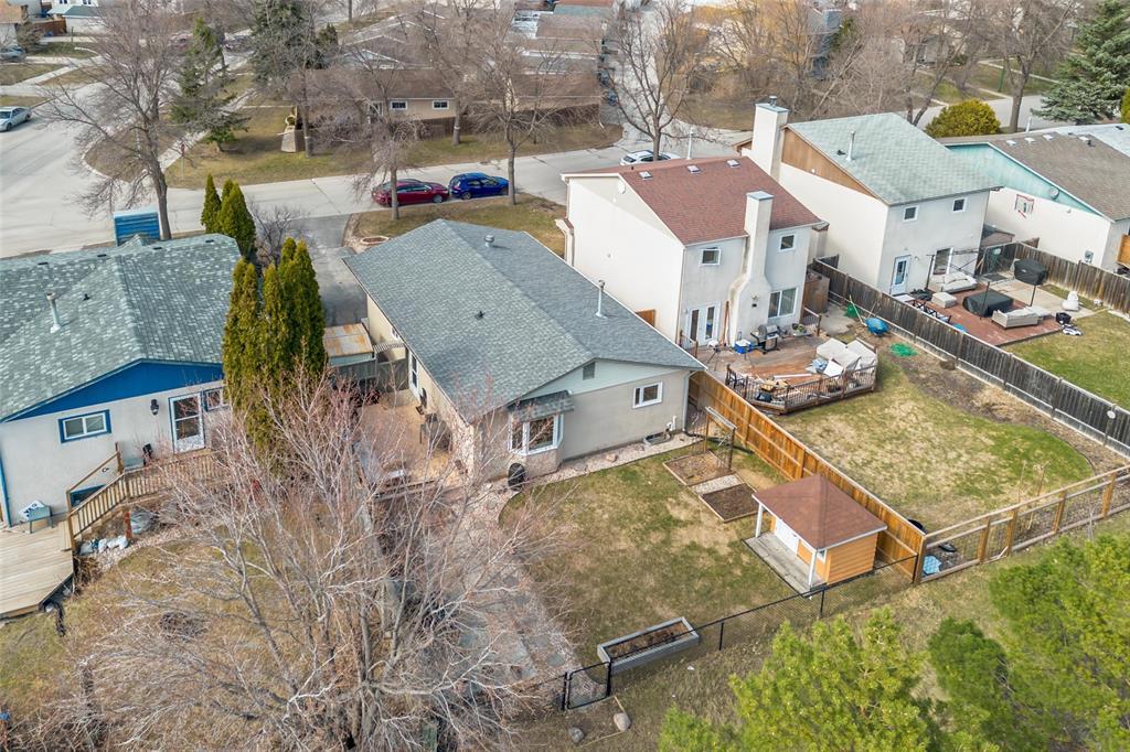 6 Carriage House Road, Winnipeg, Manitoba  R2N 2J3 - Photo 36 - 202609270
