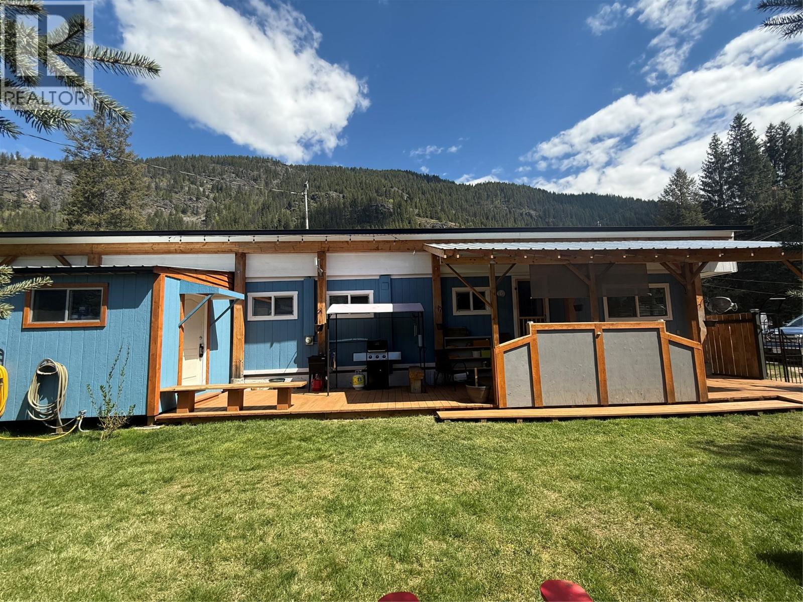 916 Airport Road Unit# 8, Salmo, British Columbia  V0G 1Z0 - Photo 2 - 10383546
