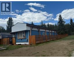 916 AIRPORT Road Unit# 8, Salmo, British Columbia
