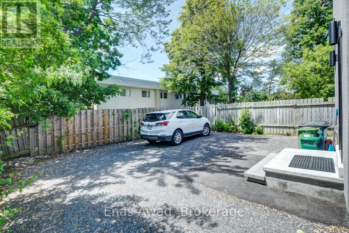 B - 974 Hooper Street, Ottawa, Ontario  K1Z 6K3 - Photo 5 - X13080100