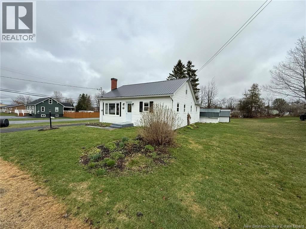 77 Hillcrest Street, Hartland, New Brunswick  E7P 1M9 - Photo 2 - NB138563