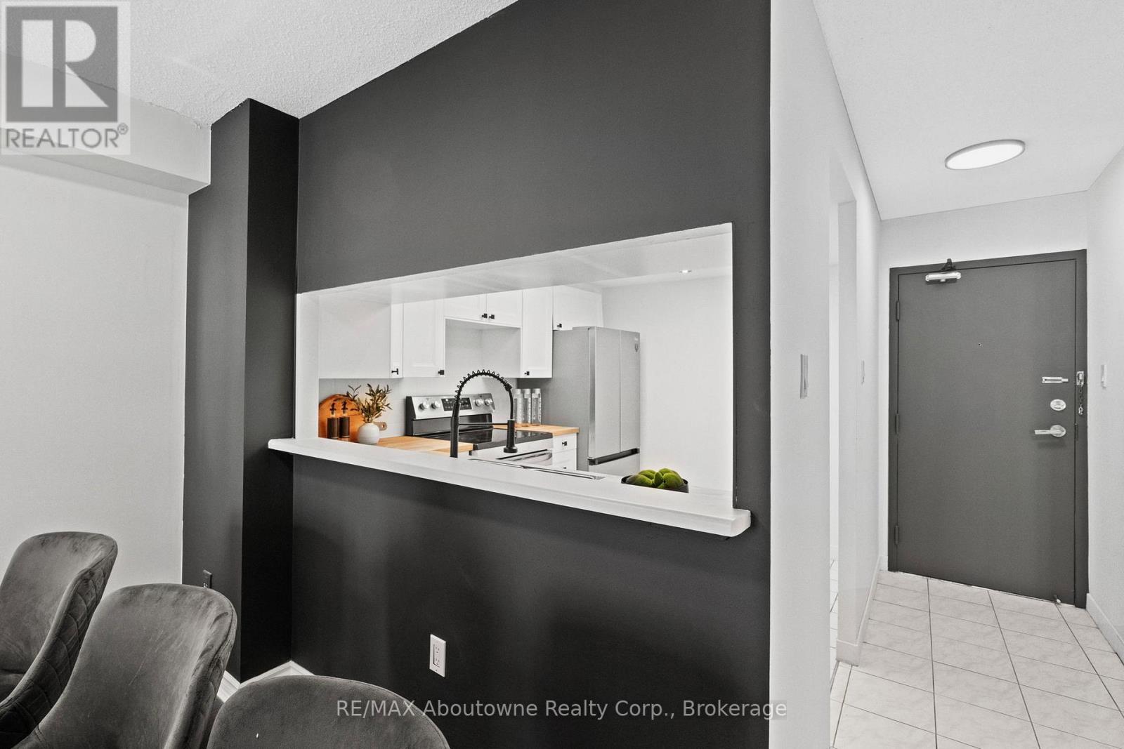 1108 - 300 WEBB DRIVE, Mississauga, Ontario
