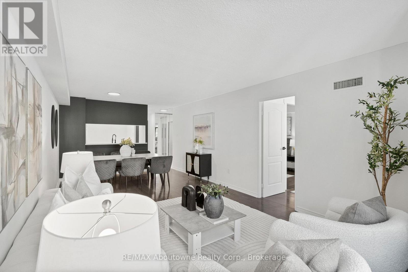 1108 - 300 Webb Drive, Mississauga, Ontario  L5B 3W3 - Photo 11 - W13080122