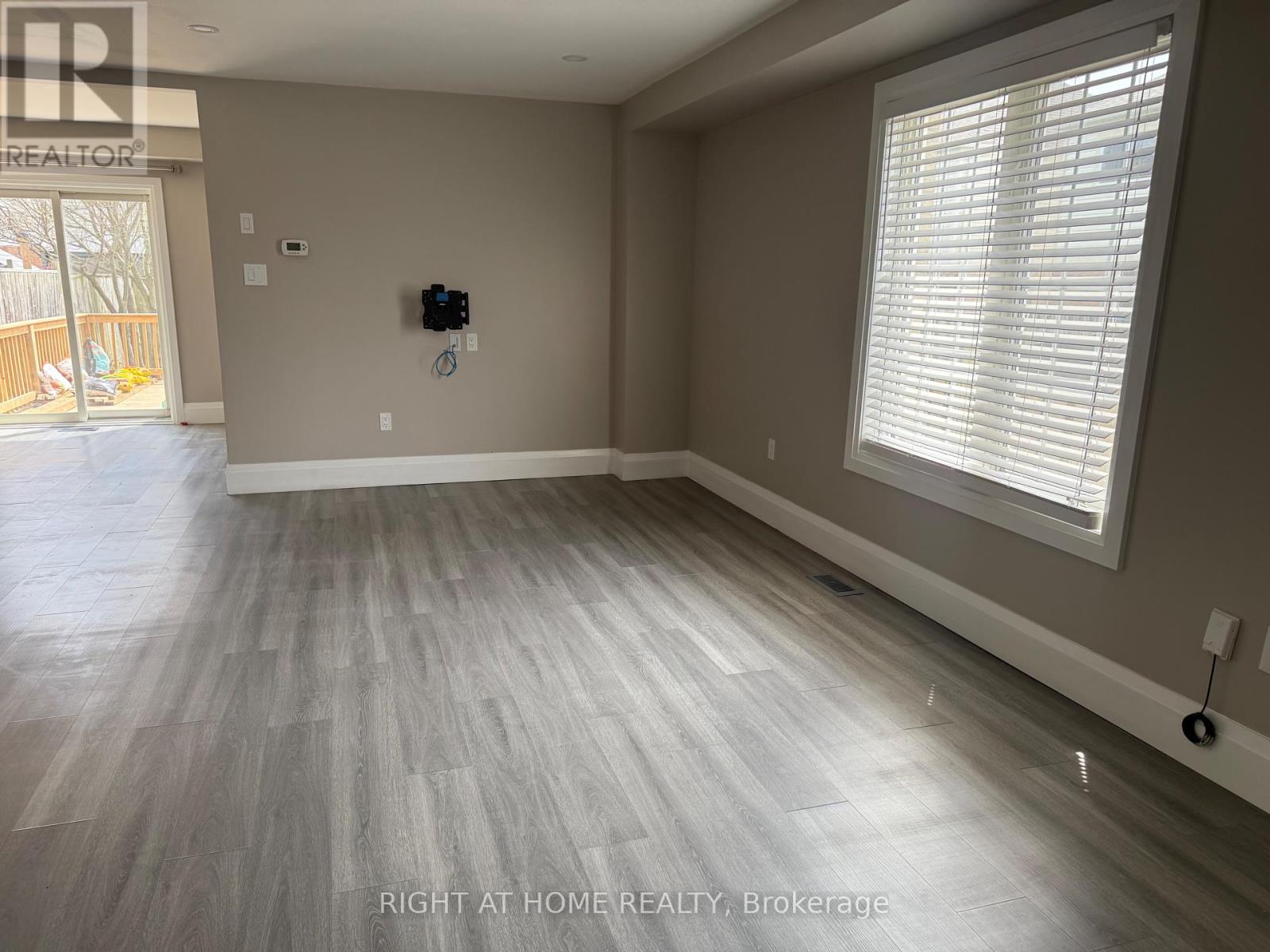 32 Toscana Drive, Whitby, Ontario  L1R 3N6 - Photo 11 - E13070228