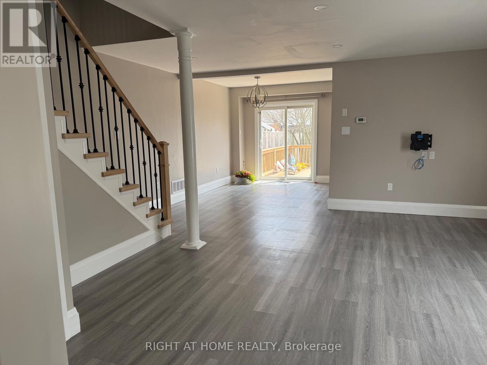32 Toscana Drive, Whitby, Ontario  L1R 3N6 - Photo 2 - E13070228