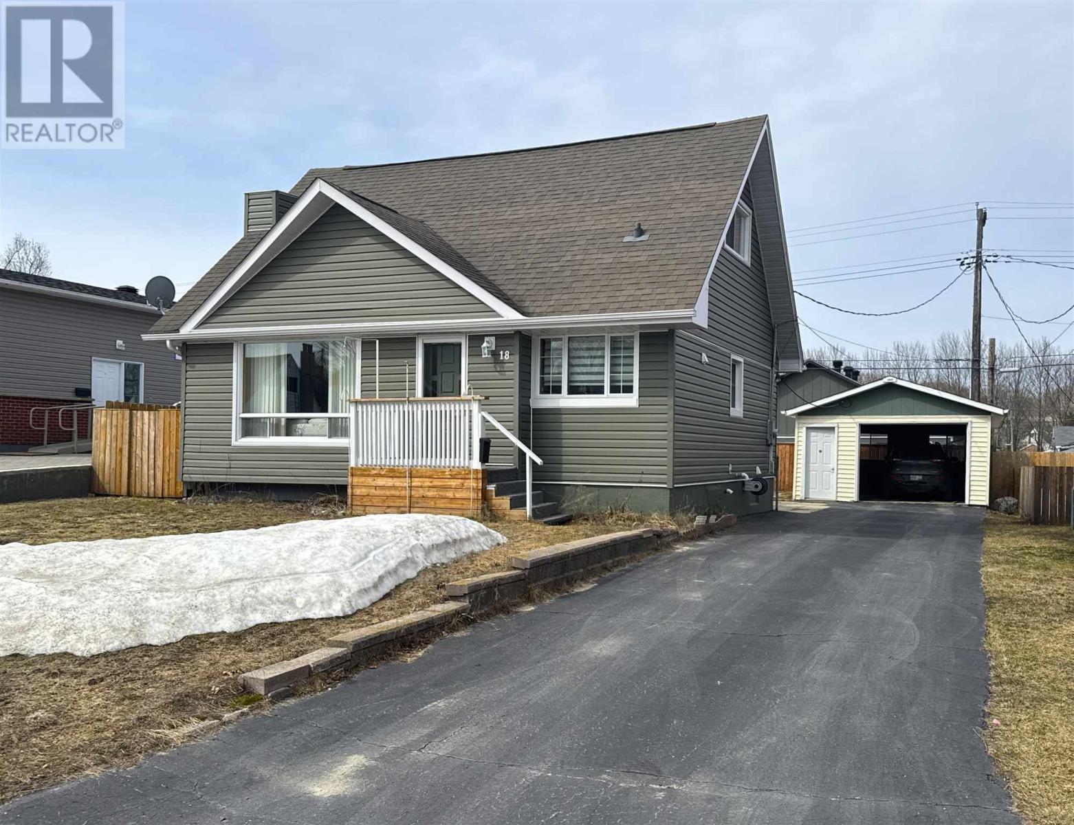 18 Blackwell RD, Elliot Lake, Ontario