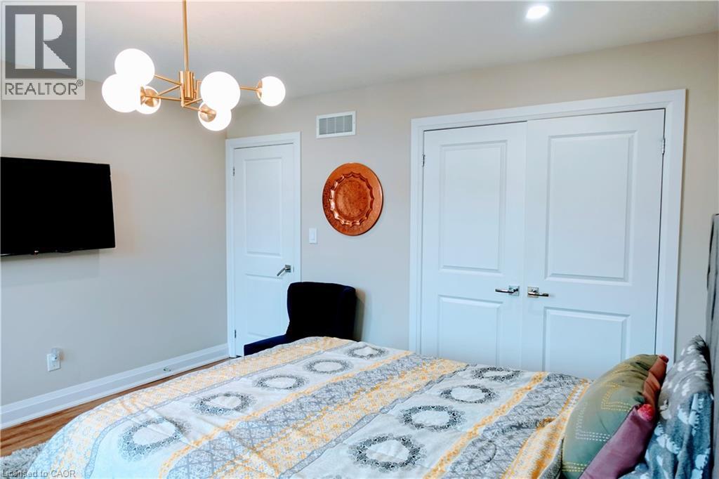 304 Sedgewood Street, Kitchener, Ontario  N2P 0J6 - Photo 3 - 40826905
